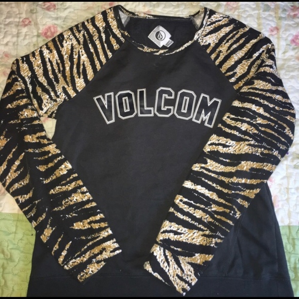 Volcom Tiger print crew neck size medium women’s